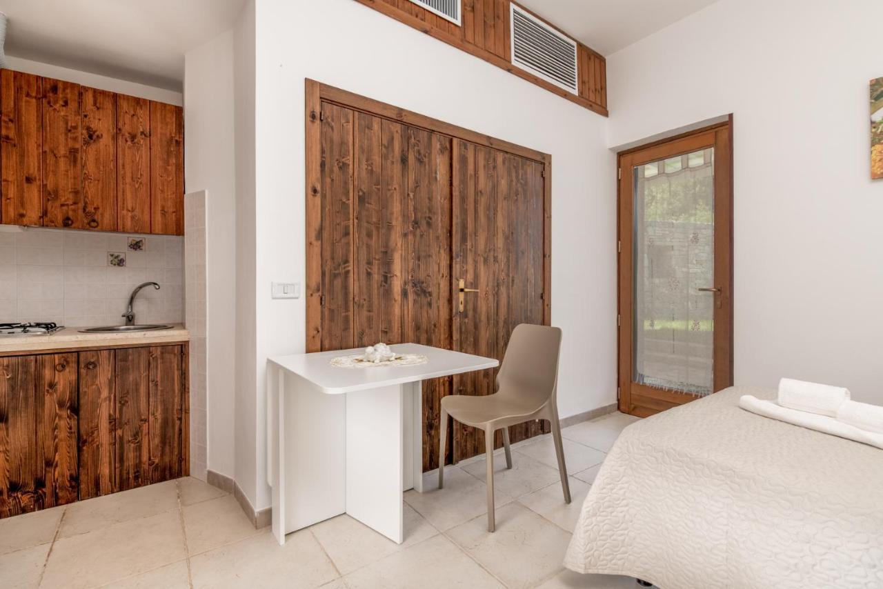 One-Bedroom Apartment,1112427948:JPEG