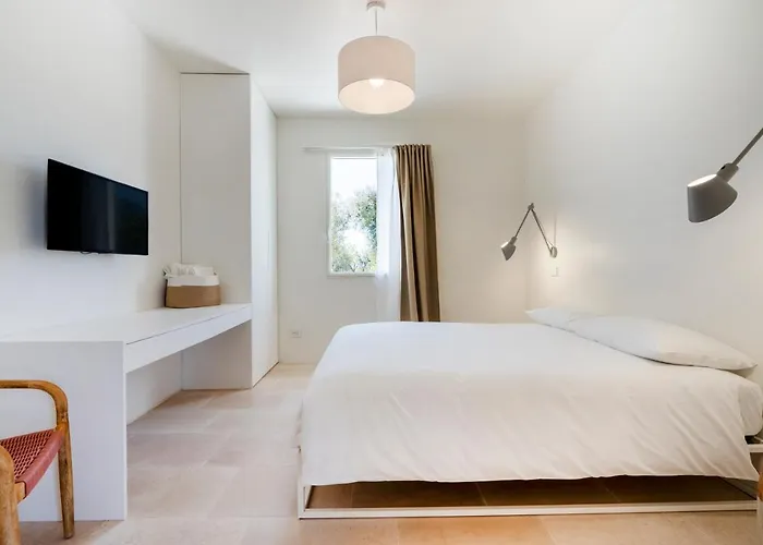 Casa vacanze: Trulli Cicerali , trulli design con piscina panoramica